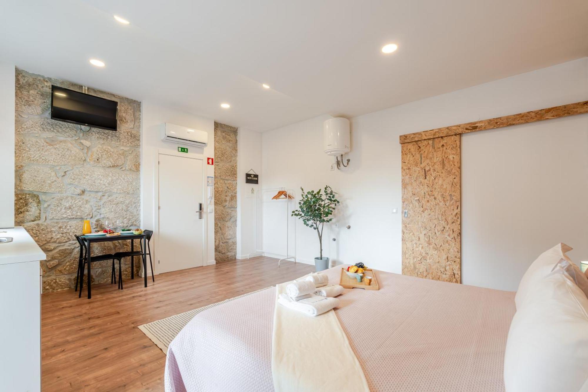 Apartment Hostwise - Stylish Sunny Flats *