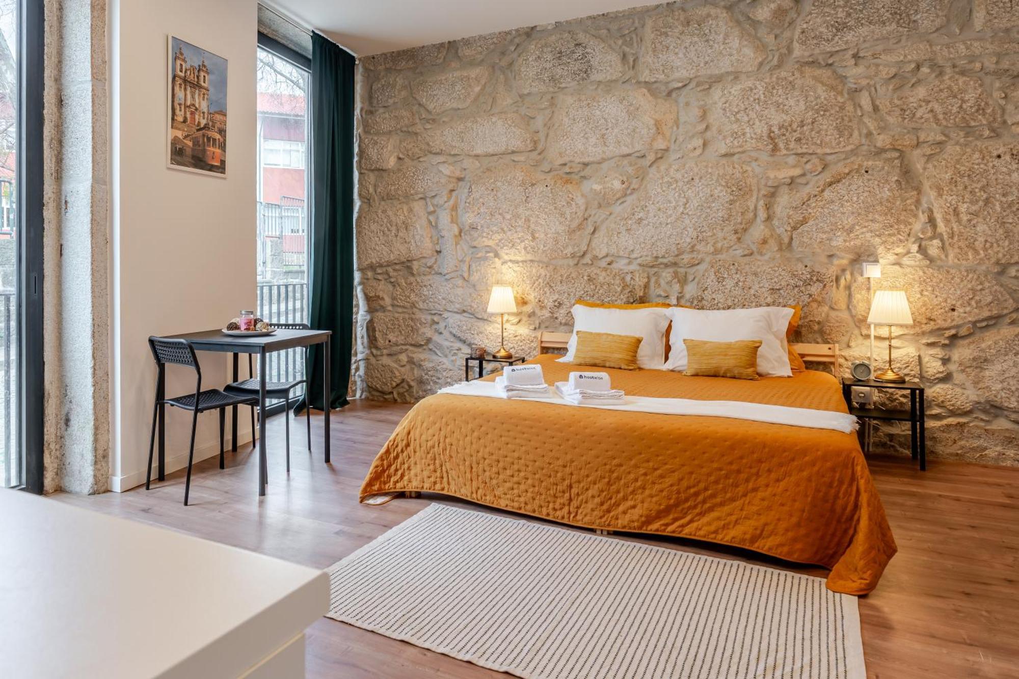 Hostwise - Stylish Sunny Flats Oporto